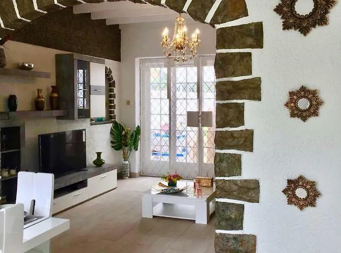 ホームステイ Seaside Garden カスカイス