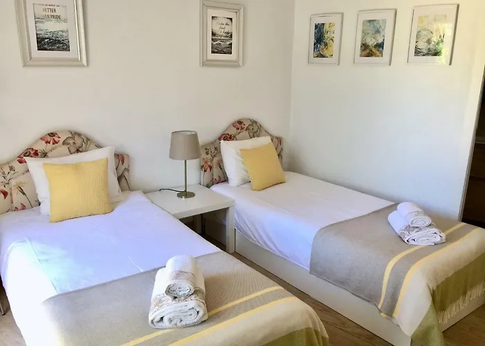 ホームステイ Seaside Garden カスカイス